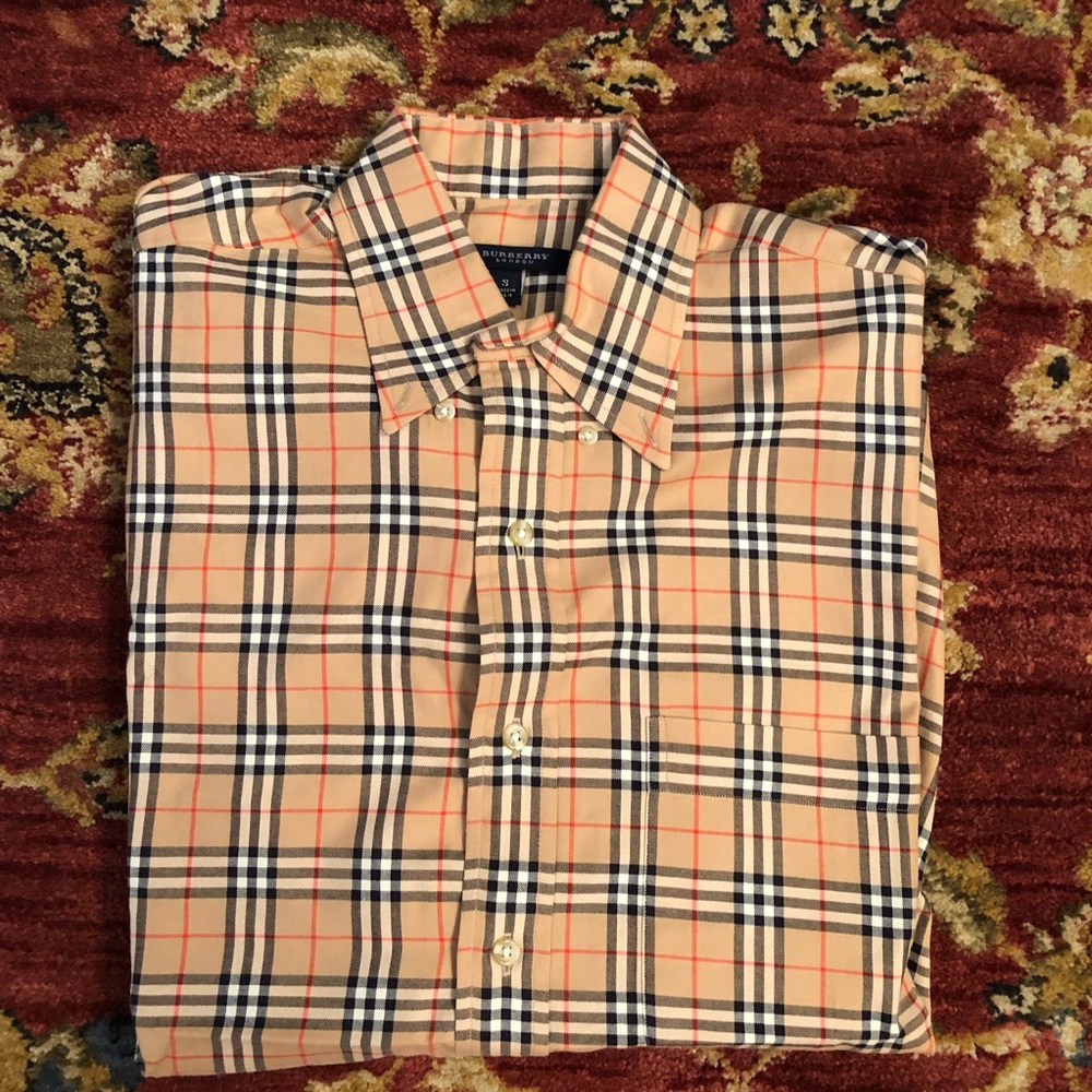 Burberry Men dress shirt in classic check pattern